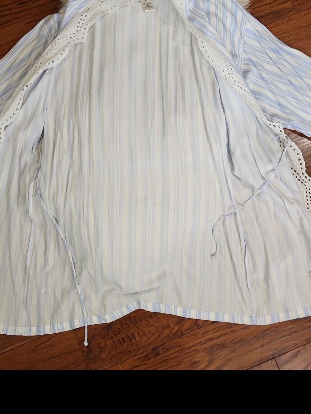 In Bloom Blue & White Lace Trim Robe - Picture 4 of 5